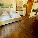 Downtown 9 Gasthof 3*