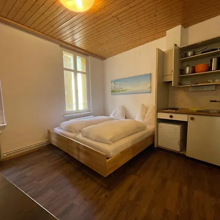 Downtown 9 בית הארחה