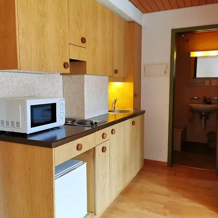 Downtown 9 3* אינטרלאקן